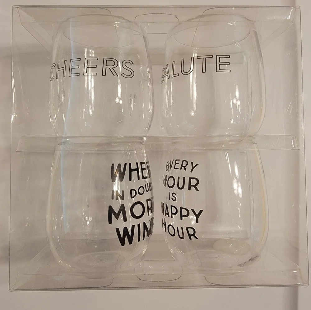 4 pc Plastic Wine Cups